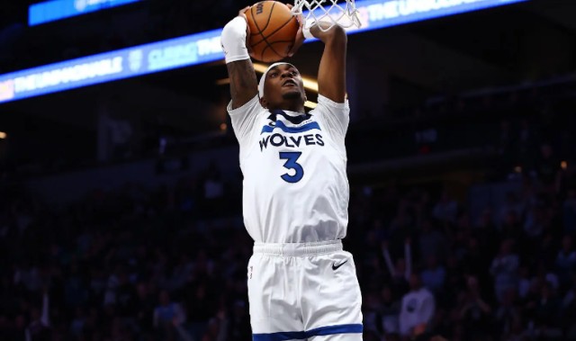 进攻效率大幅提升，森林狼锋线大将正在成为联盟顶级3D球员？
