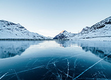 河北五超·微视频丨激烈比赛的温情瞬间：场上球员倒下，对手立刻扶起，这是超越比赛的尊重与友谊